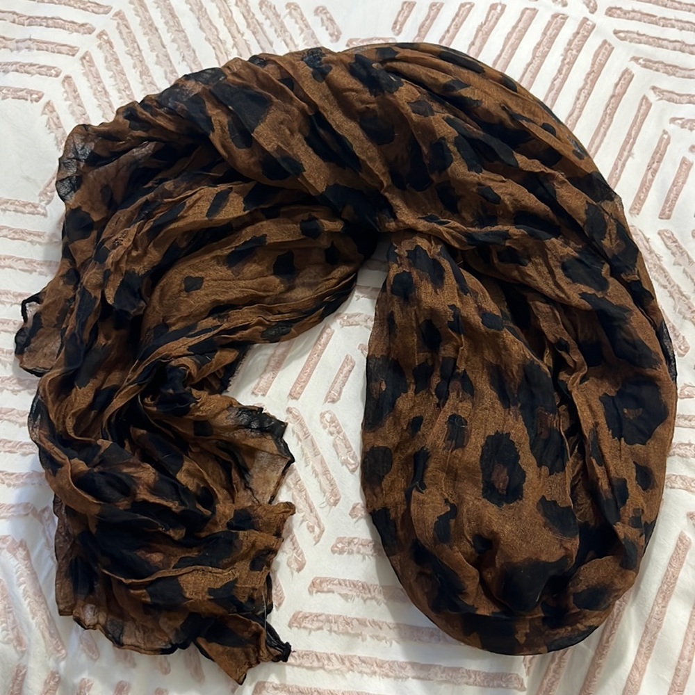 Leopard print scarf